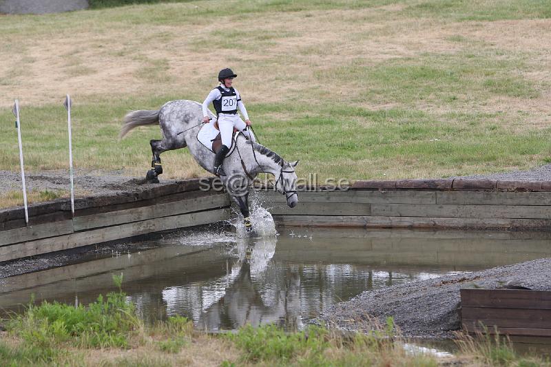 3H2O5008.JPG