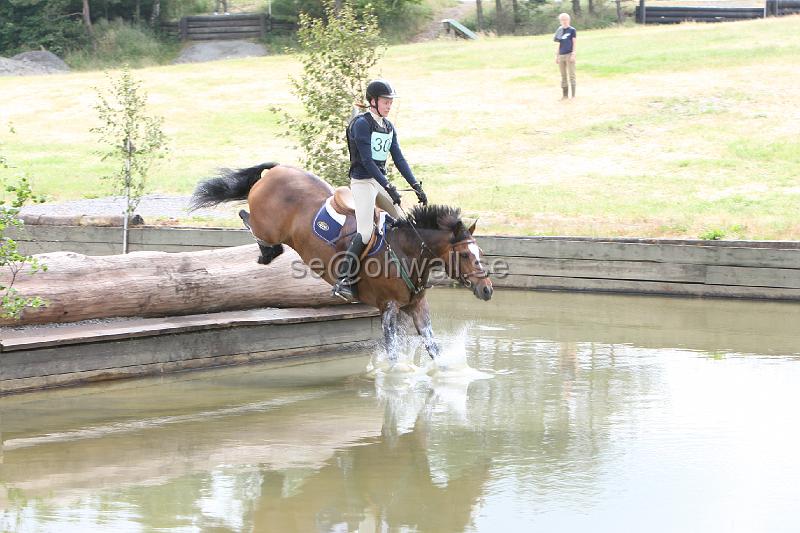 3H2O4678.JPG