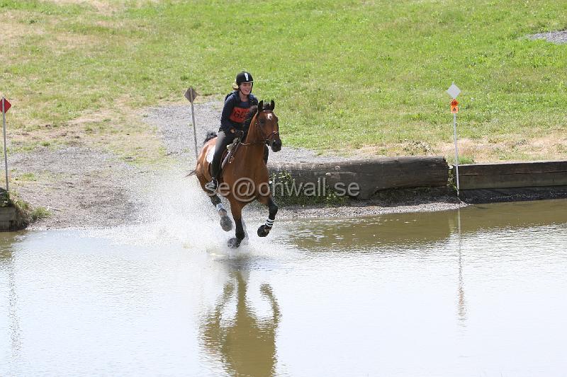 3H2O4770.JPG