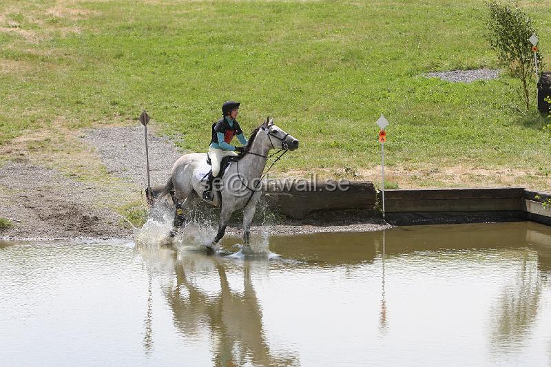 3H2O4787.JPG