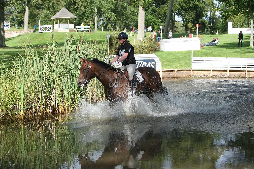 3H2O3955.JPG