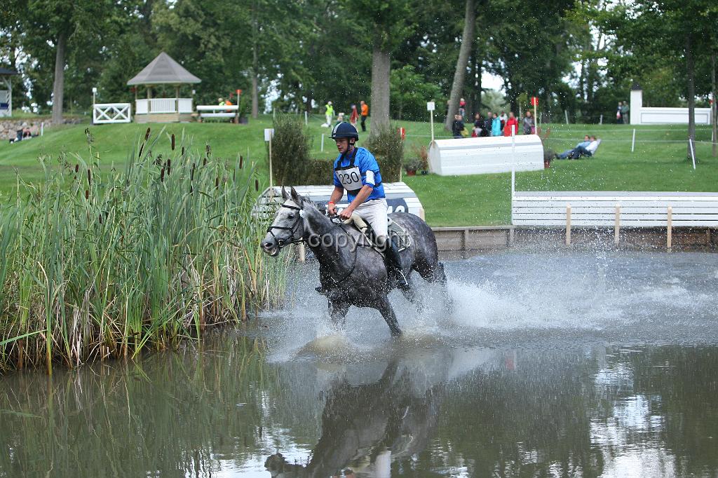 3H2O4159.JPG