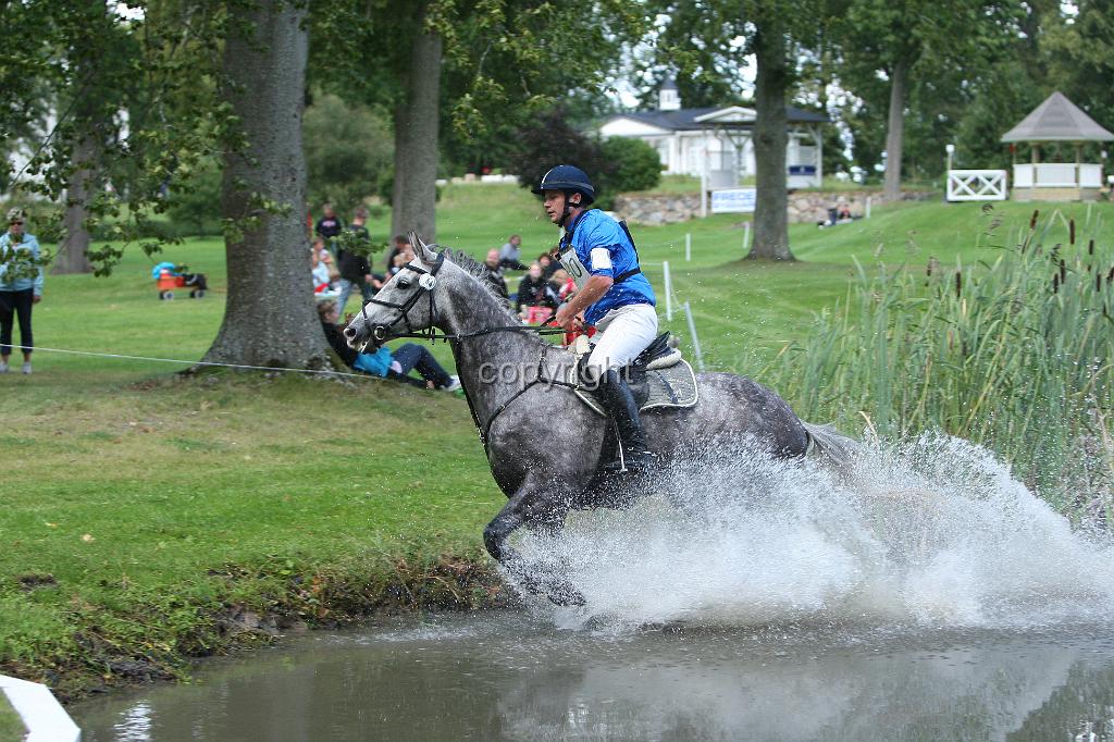 3H2O4167.JPG
