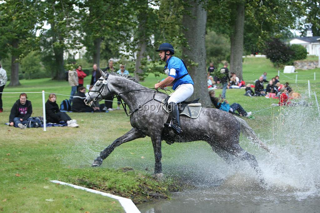 3H2O4170.JPG