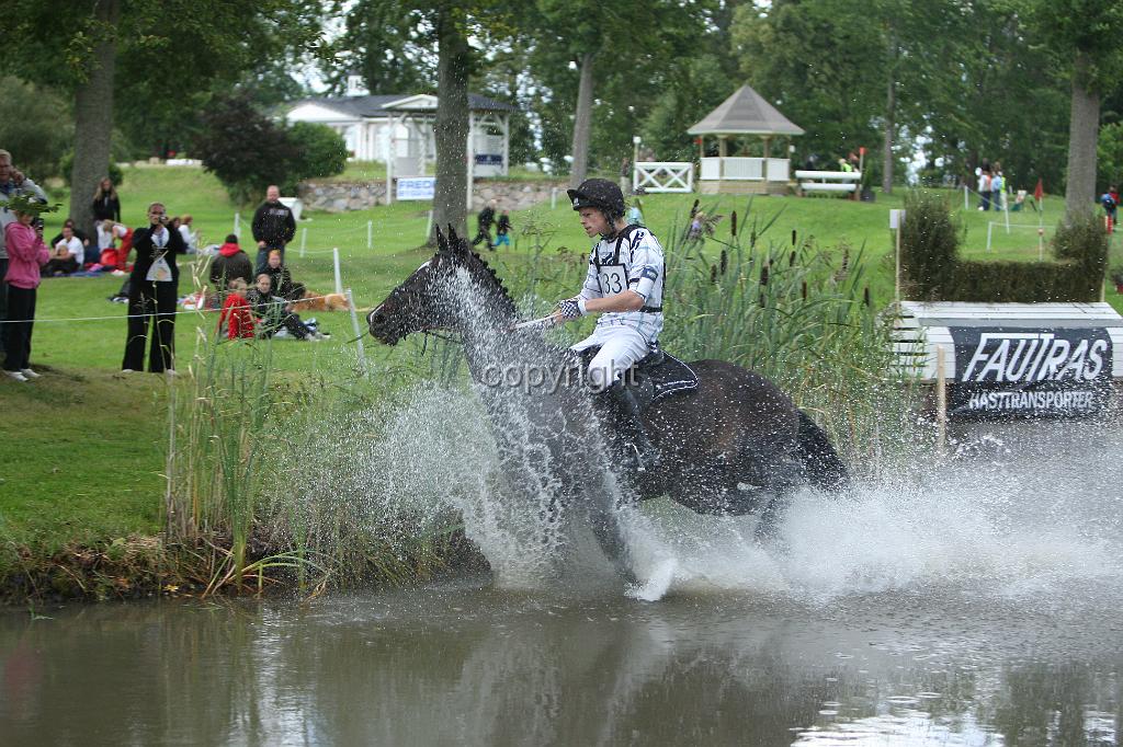 3H2O4238.JPG