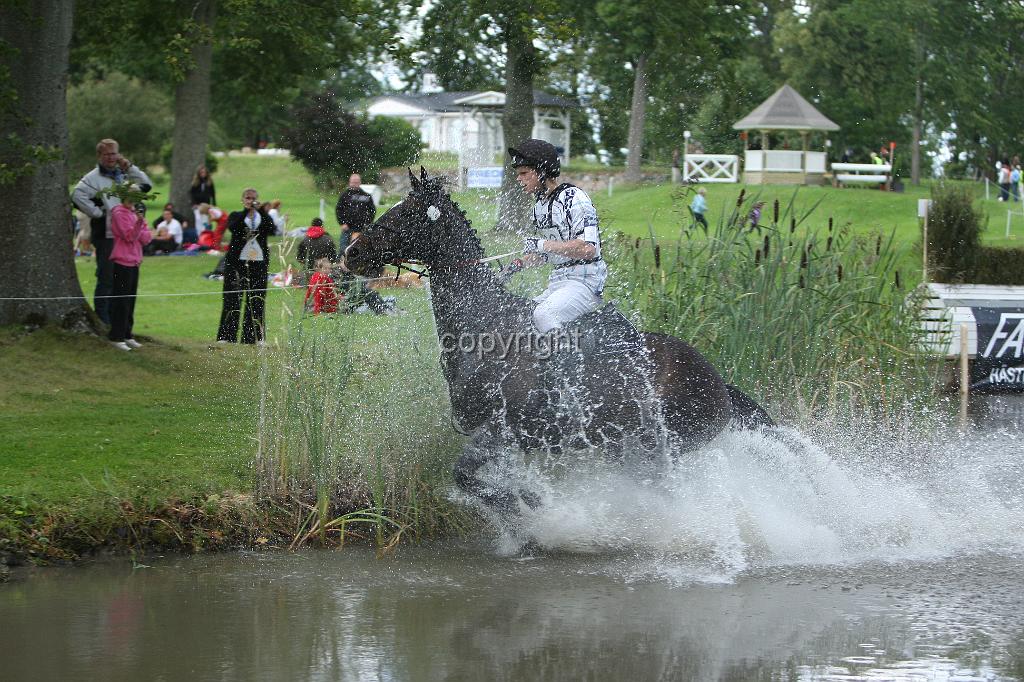 3H2O4239.JPG