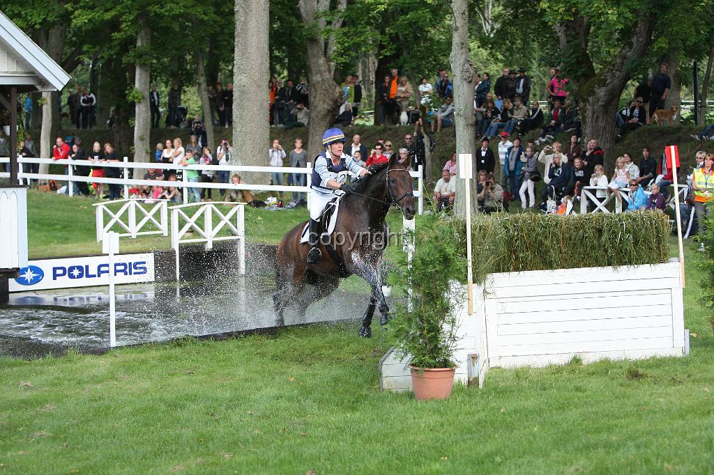 3H2O4529.JPG